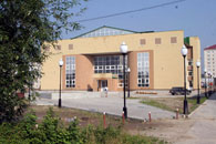здание нового городского бассейна