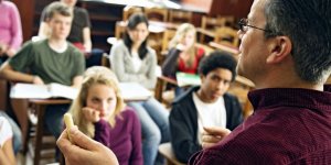 «Коммерсант». Преподаватели  высказались против новых образовательных стандартов