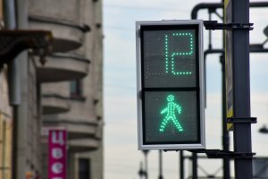 Владивосток.  Китайские партнеры устанавливают первые «умные» светофоры в муниципалитете